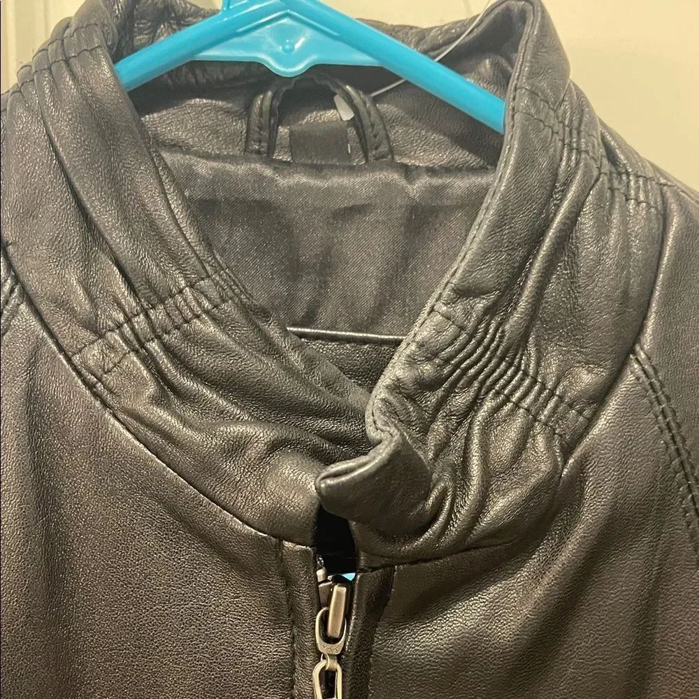 Kaspar Black Leather Jacket - Picture 4 of 9